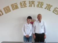 日方面试成功人员合影